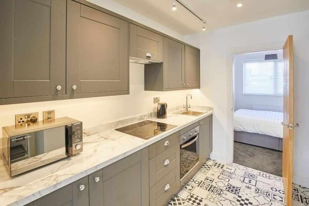 Apt 1 - Queens Court Scarborough Zewnętrze zdjęcie